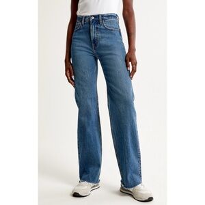 ABERCROMBIE The 90’s High Rise Relaxed Jeans